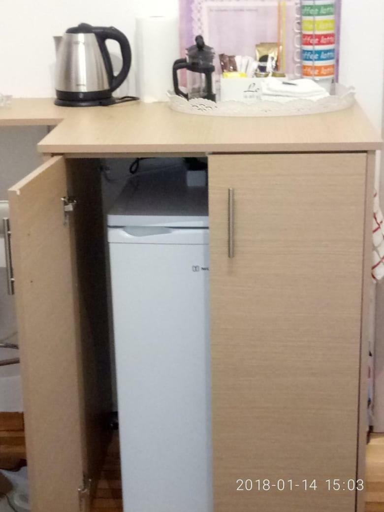 Modern, Ideally Located Studio Apartment Athens Luaran gambar